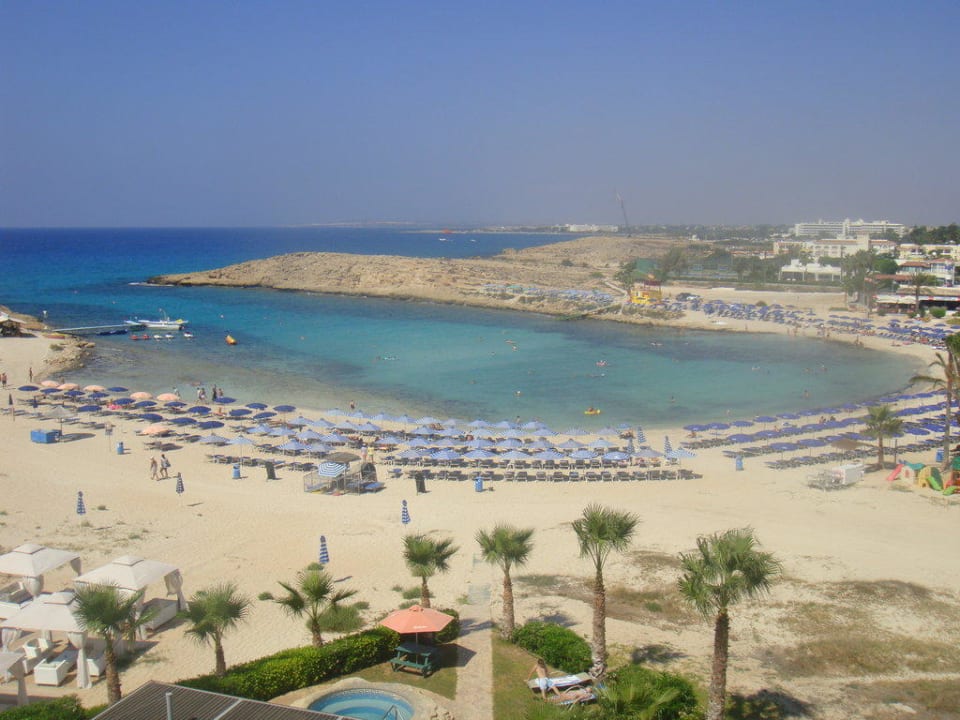 Strand / Ausblick Hotelzimmer Tasia Maris Gardens