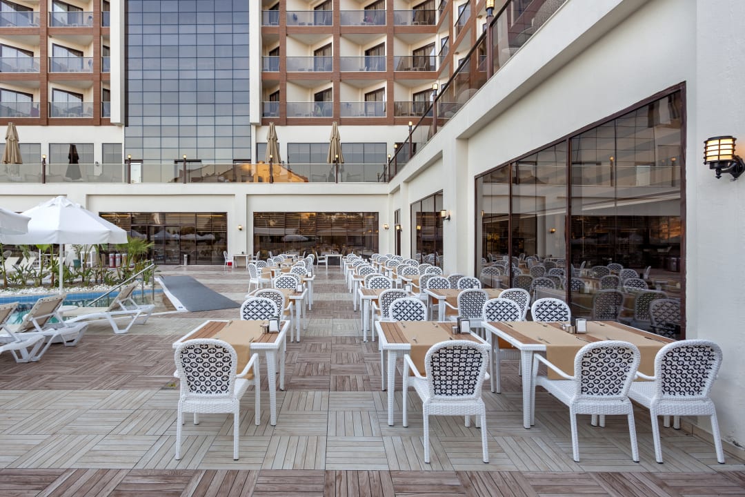 Pool Glamour Resort & Spa