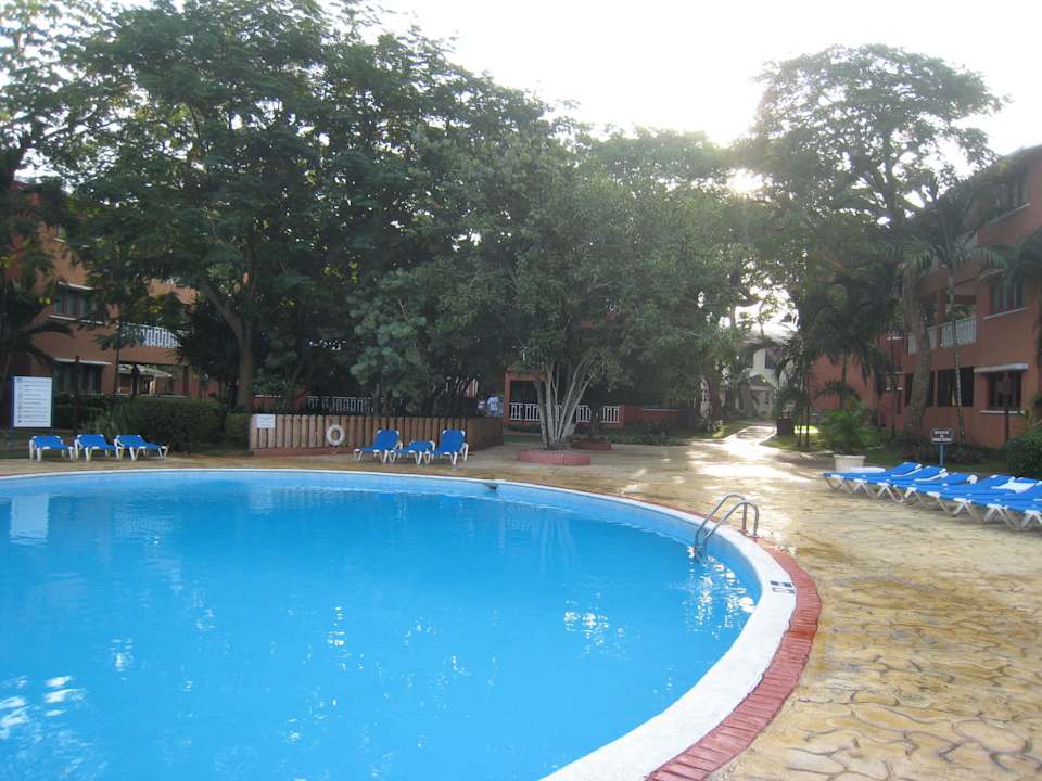 Бассейн в котором никто не купался BelleVue Dominican Bay