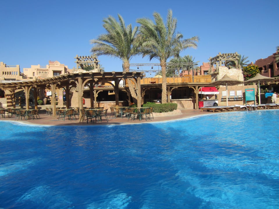 Poolbar Charmillion Sea Life Resort