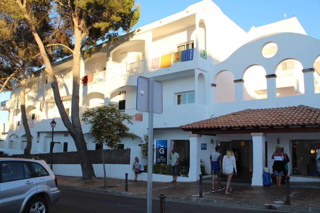 Eingang zum Hotel Gavimar Ariel Chico Club & Resort