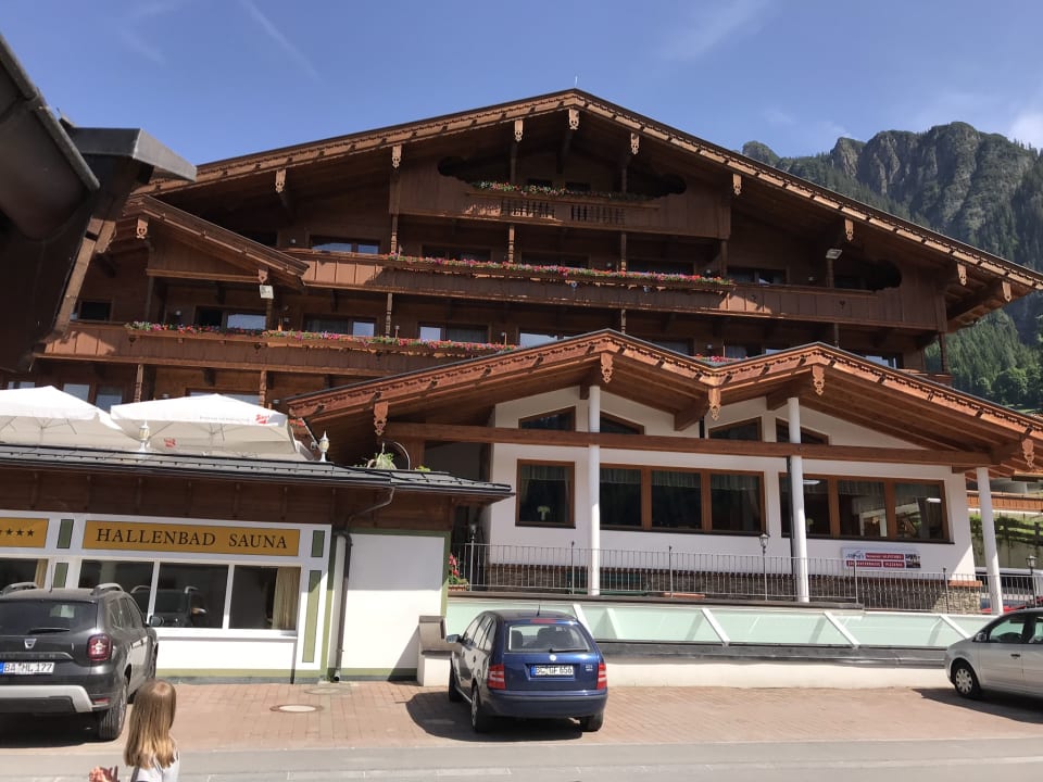 Außenansicht Hotel Alphof Alpbach