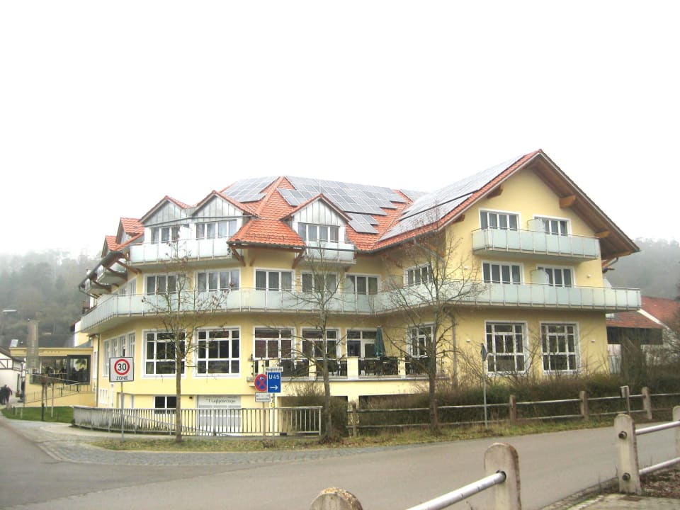 Das Hotel Dirsch mit Seitenanblick Hotel Dirsch Wellness & Spa Resort