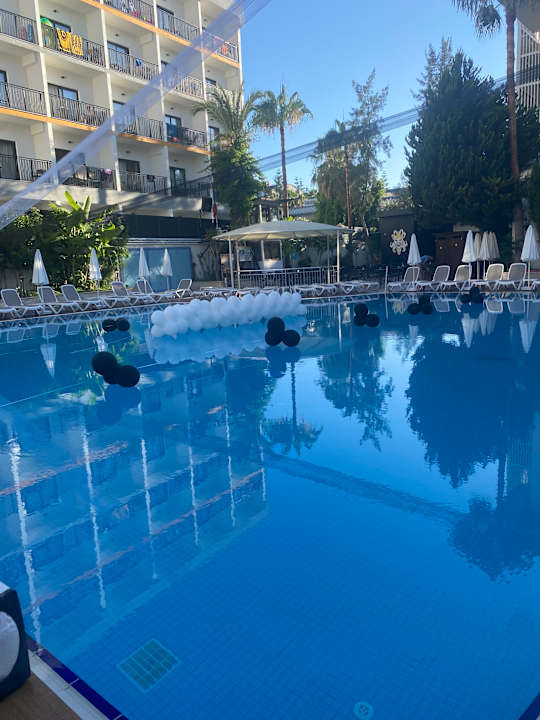 Pool Side Aquamarin Resort & Spa