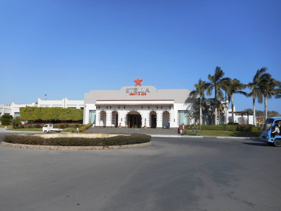Aussenansicht vom Eingang Stella Beach Resort & Spa Makadi Bay