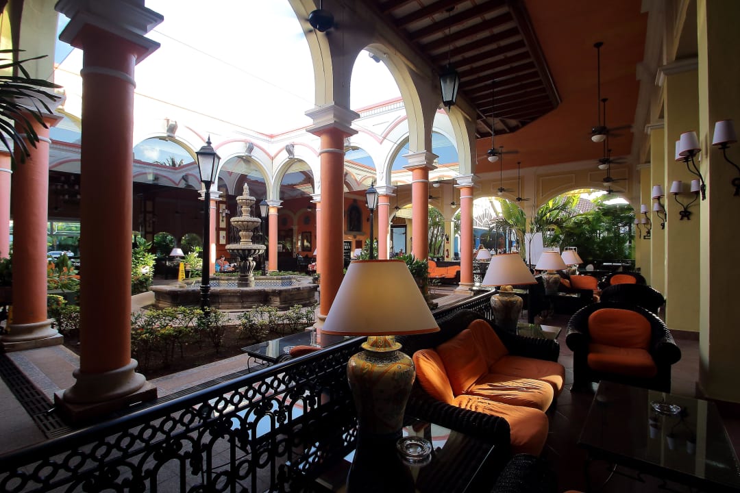 Teil des Eingangs Hotel Riu Tequila