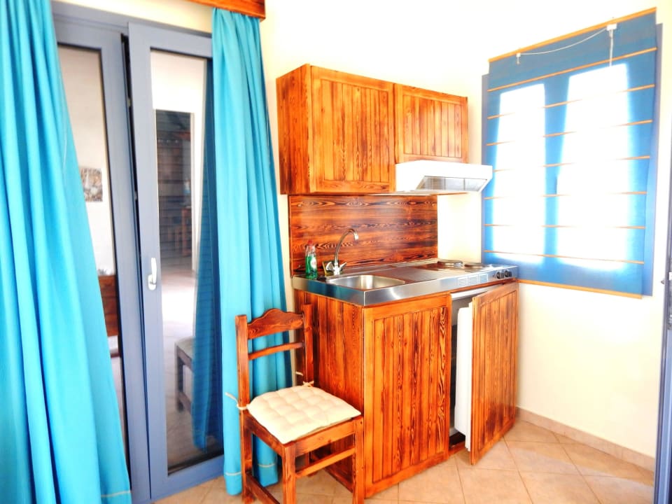 Kitchen in the room Aquarius Village Agistri
