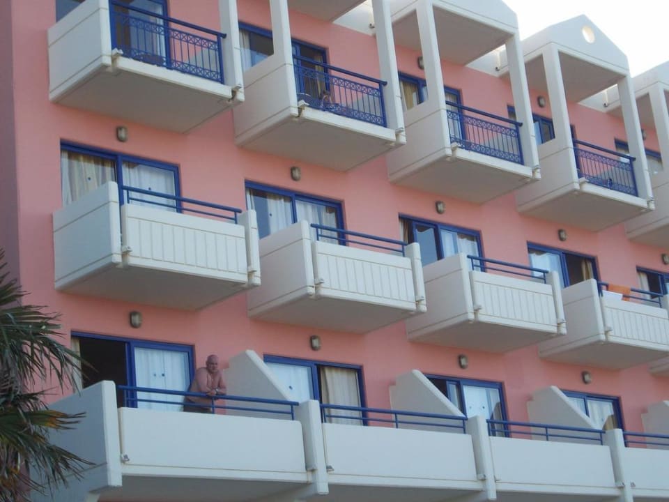 Teilansicht Balkone Kresten Palace Hotel