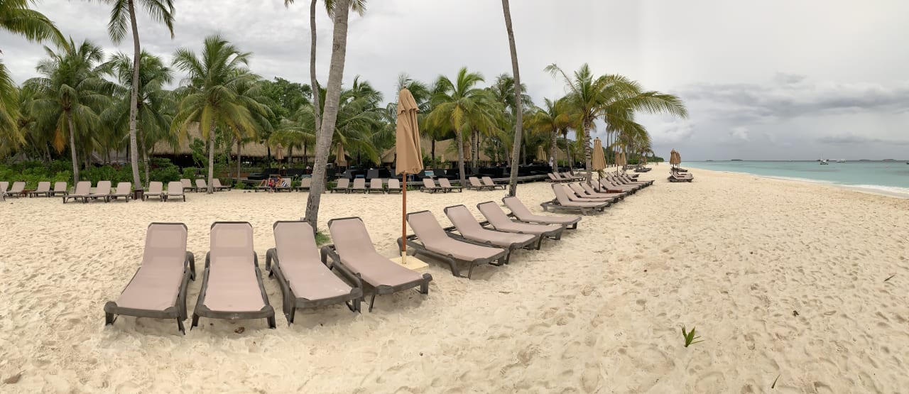 Strand Kuredu Island Resort & Spa