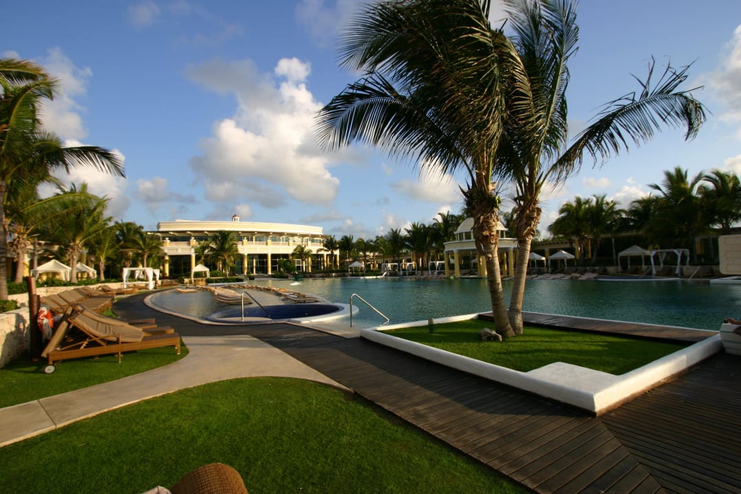 Activitiespool JOIA Paraiso by Iberostar