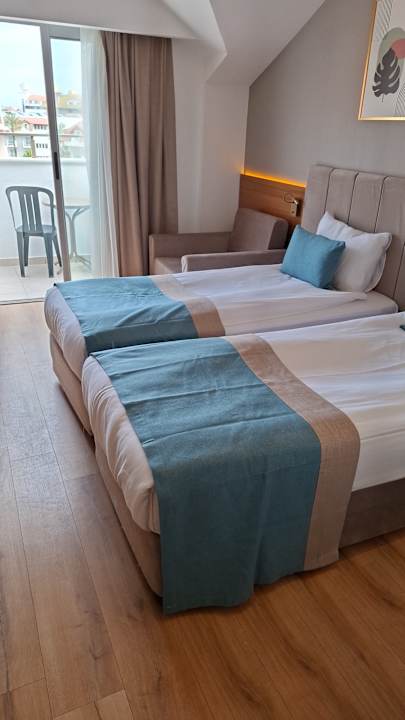 Zimmer Side Story Resort & Spa