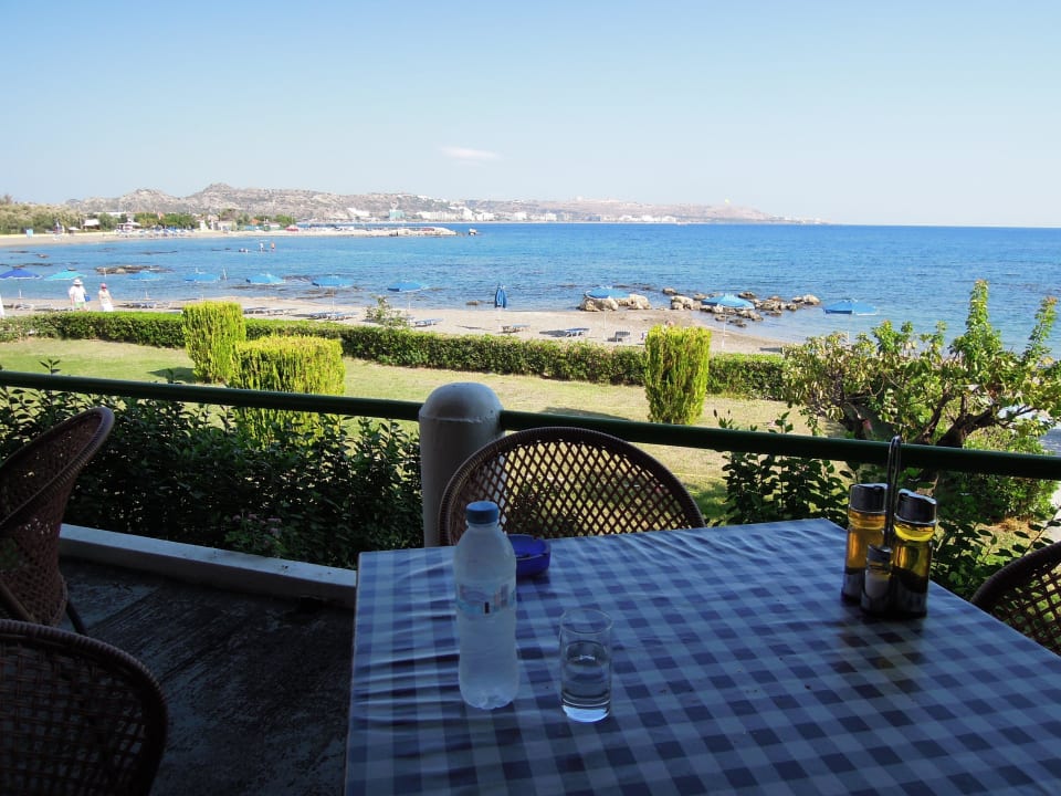 Blick von Faliraki Beach zum Hotelstrand Esperos Palace Resort & Spa