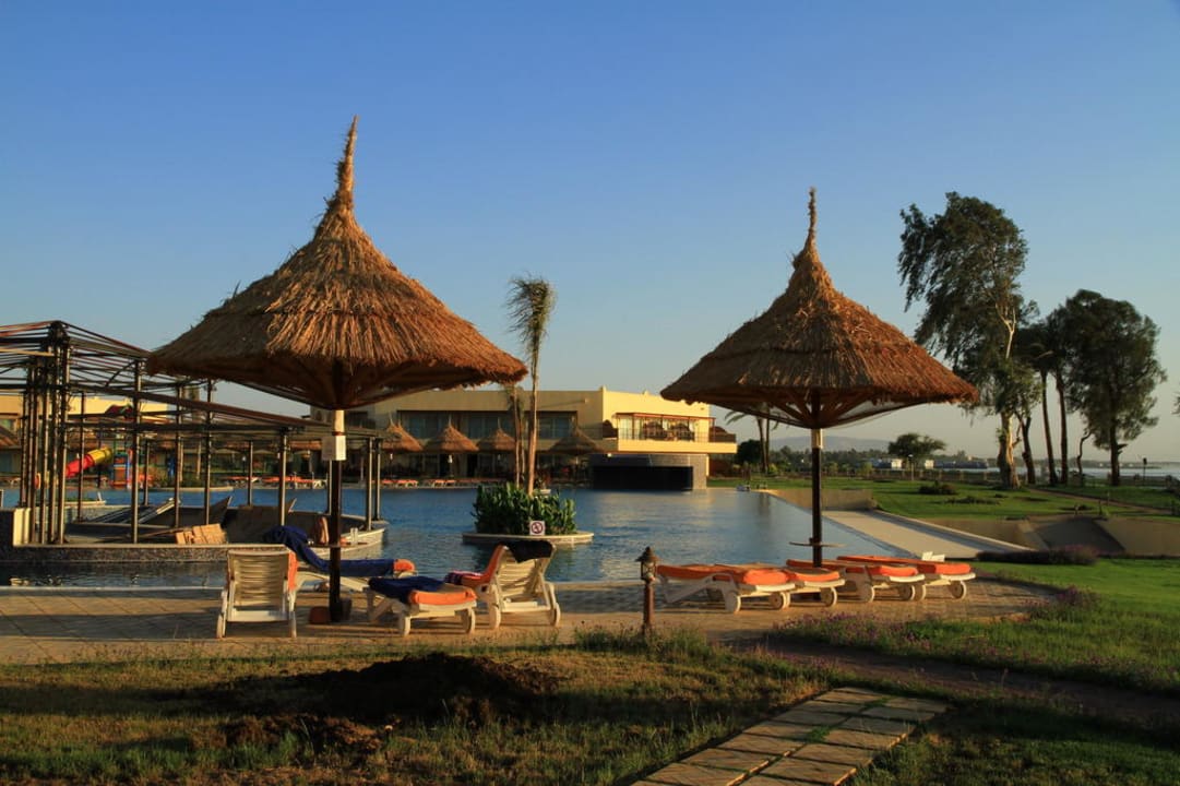 Horizon Pool Jolie Ville Kings Island Luxor