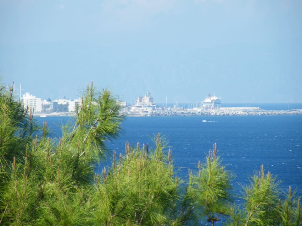 Blick vom Hotel bis Rhodos Stadt! Hotel Kalithea Horizon Royal