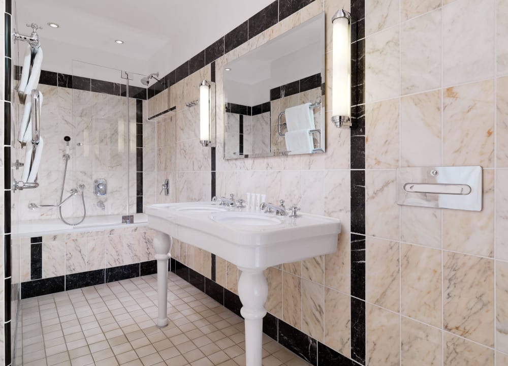 Badezimmer Le Méridien Grand Hotel Nürnberg