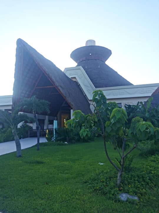 Außenansicht Bahia Principe Grand Tulum