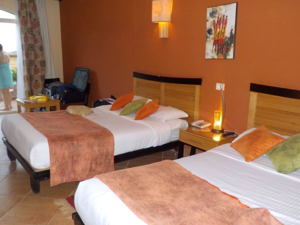 Zwei große Betten Prima Life Makadi Resort