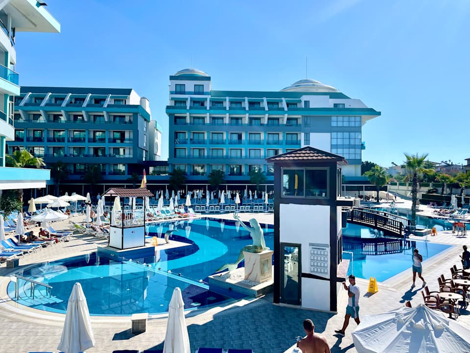 Pool Sensitive Premium Resort & Spa