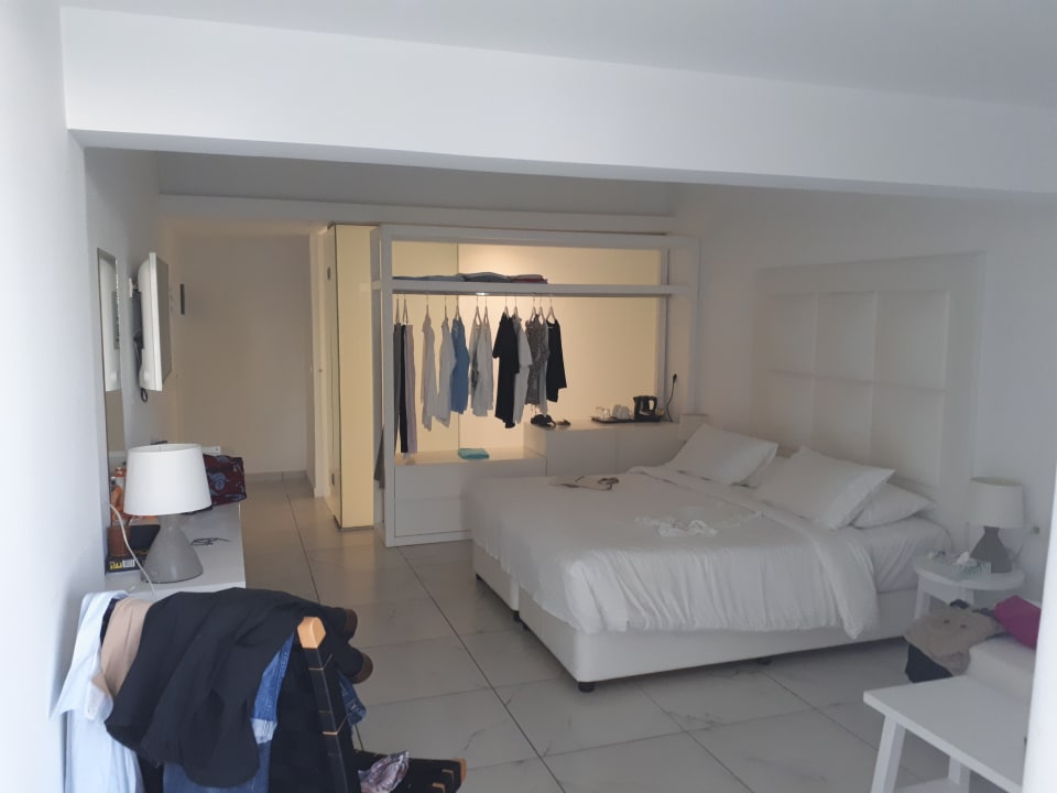 Zimmer Dimitra Beach Hotel & Suites