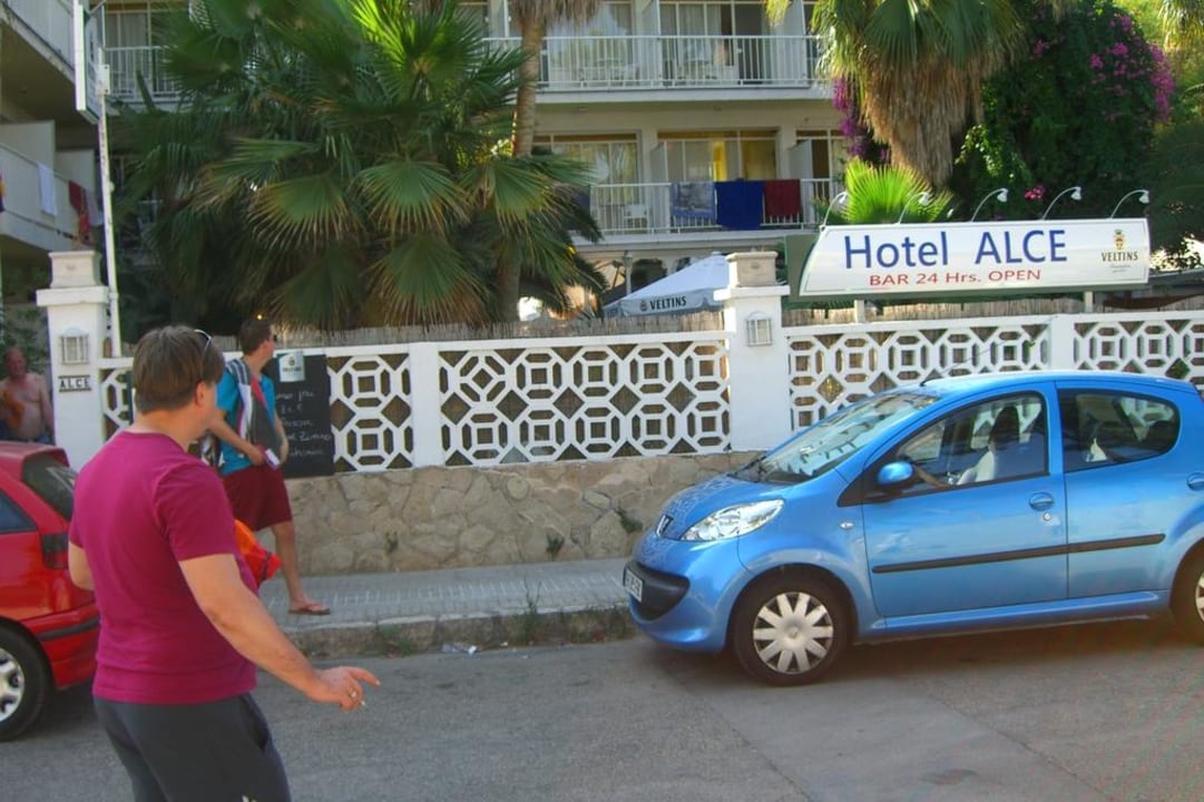 Hoteleingang Hotel Alce