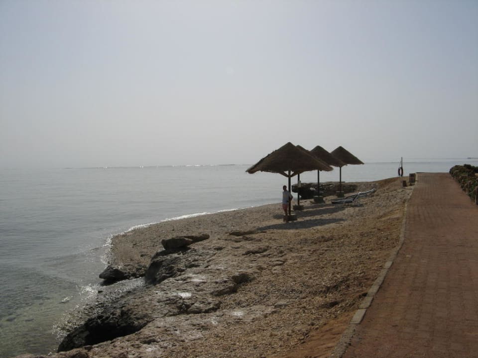 Nebenstrand Mövenpick Resort El Quseir