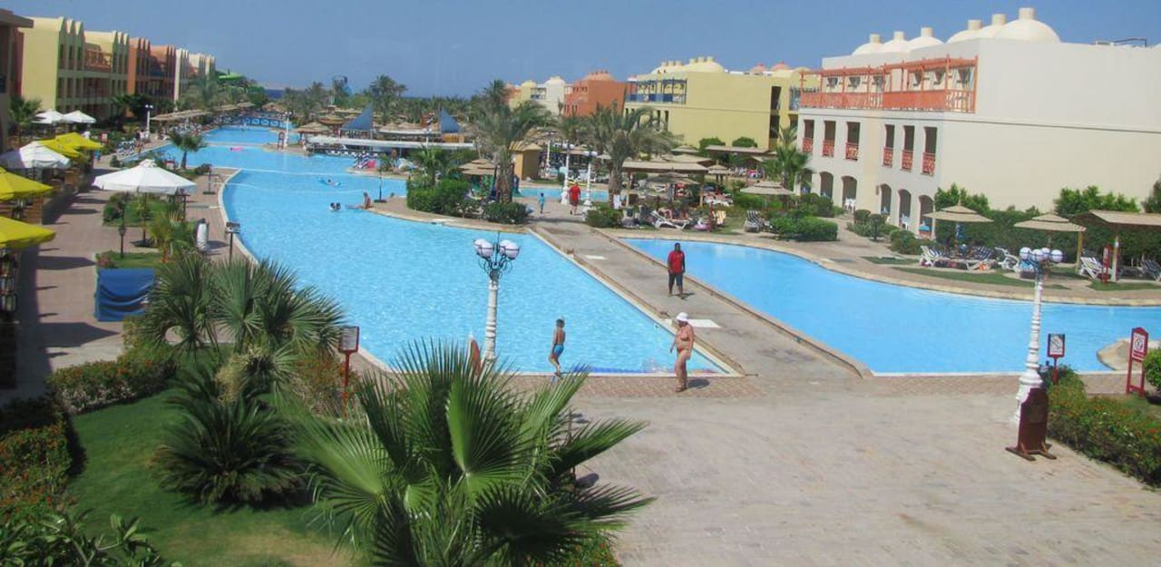 Вход в Титаник Titanic Beach Spa & Aqua Park