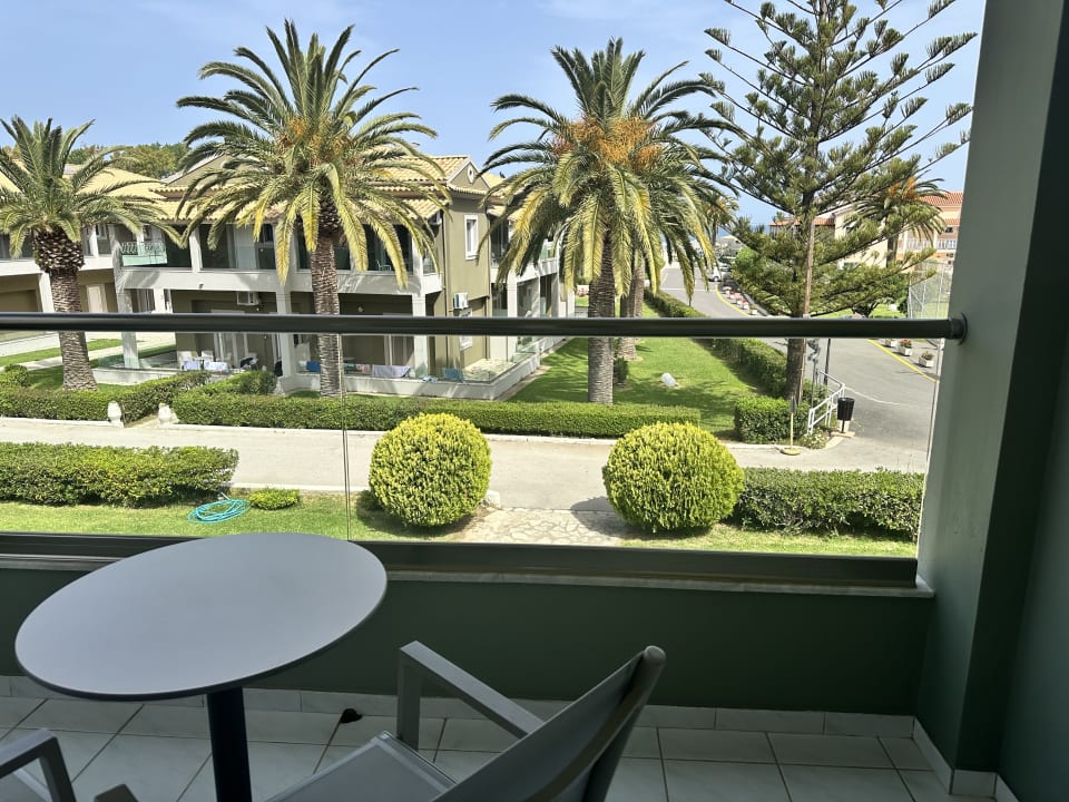 Außenansicht Acharavi Beach Hotel