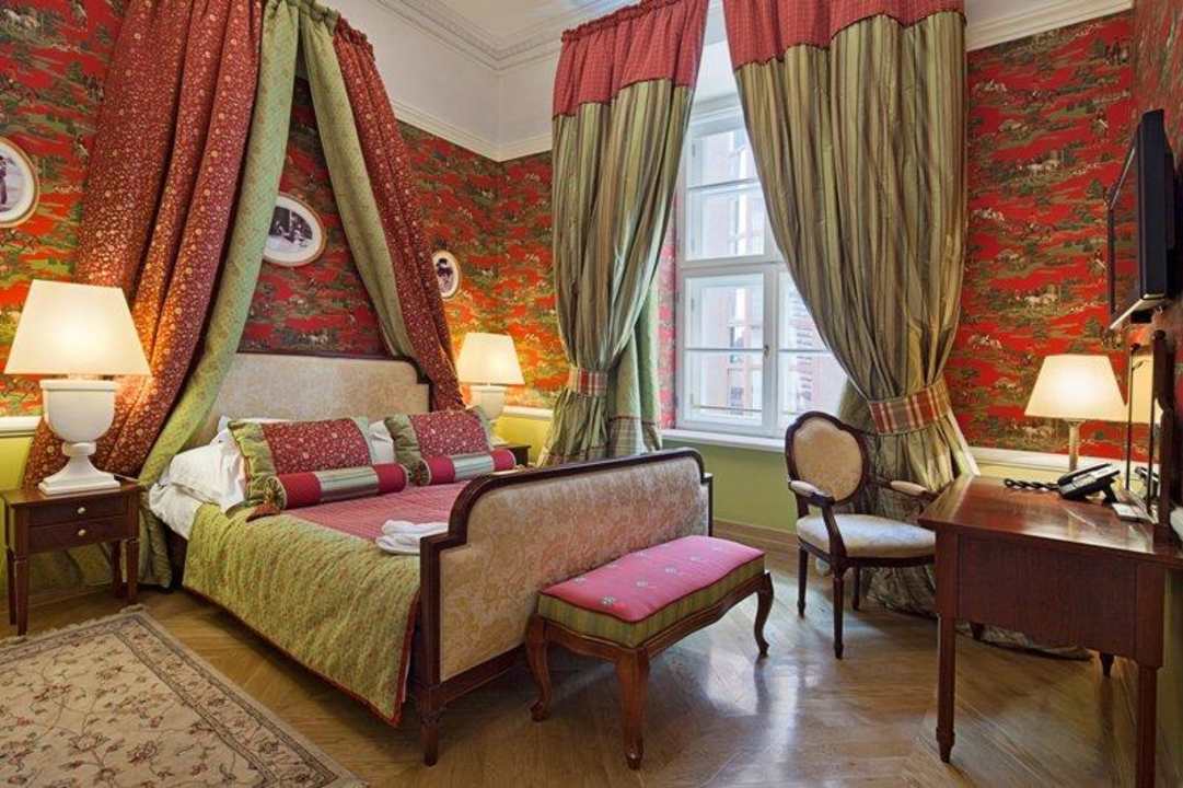 Executive Suite no. 103 The Bonerowski Palace