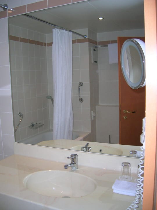 Badezimmer Estrel Hotel Berlin