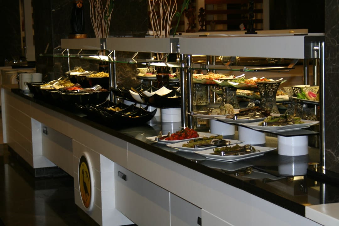 Immer genügend zu essen Port Nature Luxury Resort & Spa