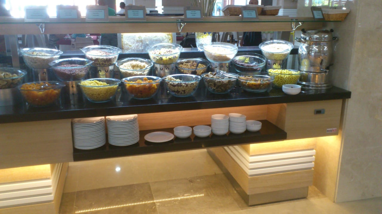 Cerealien und Trockenobst zum Frühstück Adalya Ocean Deluxe