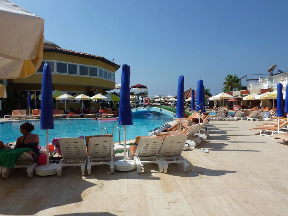 Blick zum Restaurant Club Dizalya