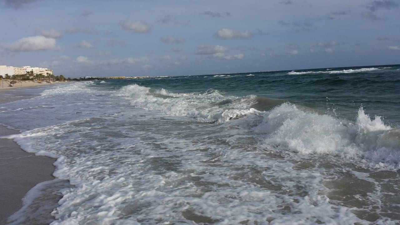 Etwas weniger Wellengang El Mehdi Beach Resort