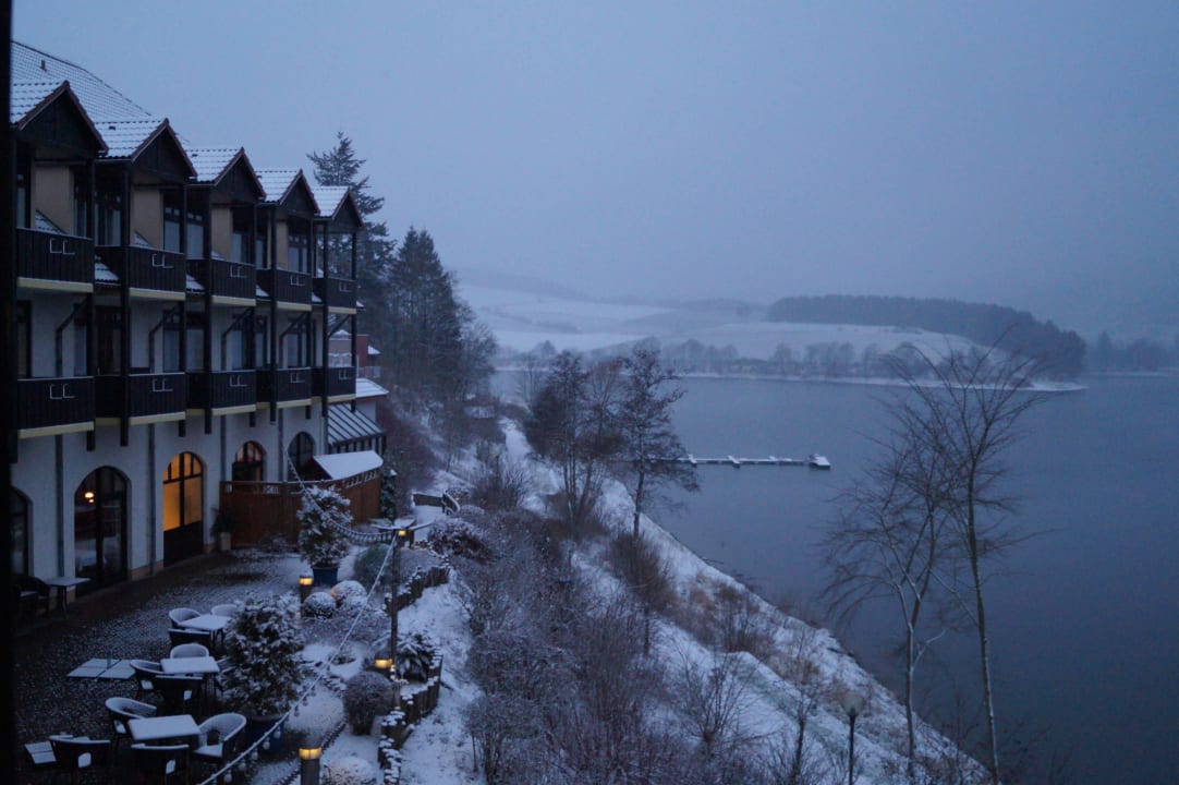Terrasse mit Blick auf dem Diemelsee Göbel's Seehotel Diemelsee