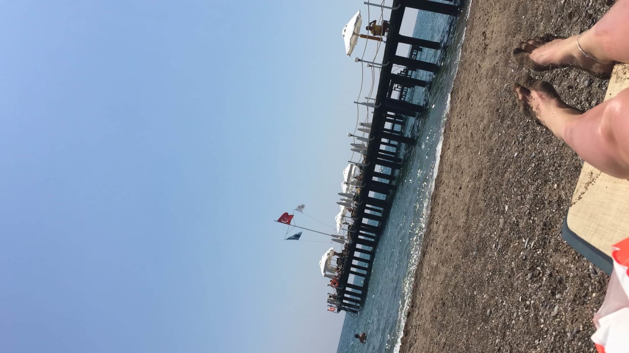 Strand Sherwood Exclusive Lara