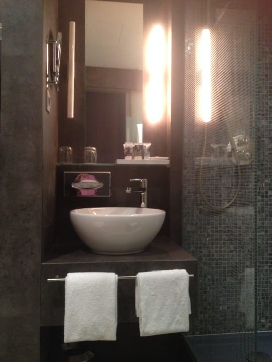 Badezimmer - alles was man braucht Hotel Mercure Wien Zentrum