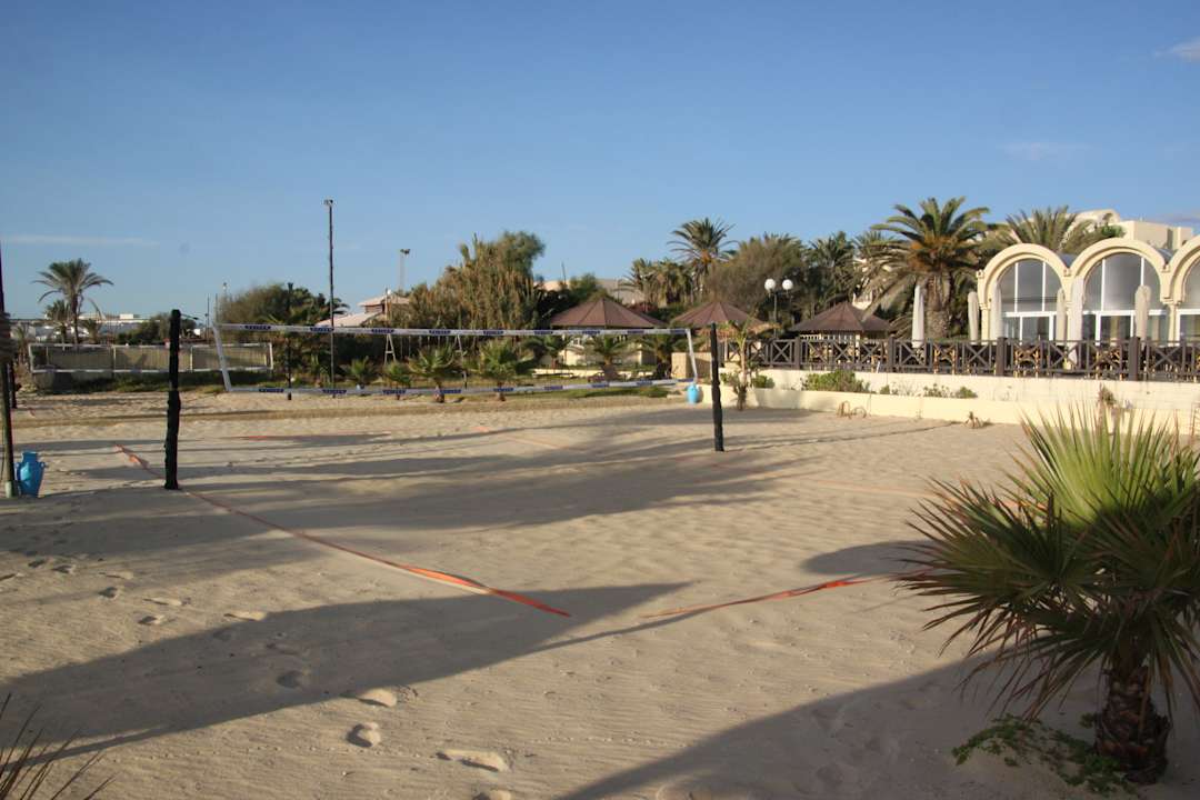 Strand mit Volleyballfeld Hotel Paradis Palace