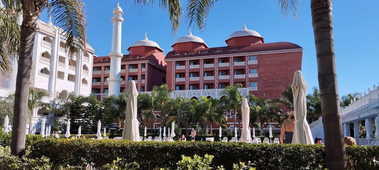 Außenansicht Royal Taj Mahal Hotel