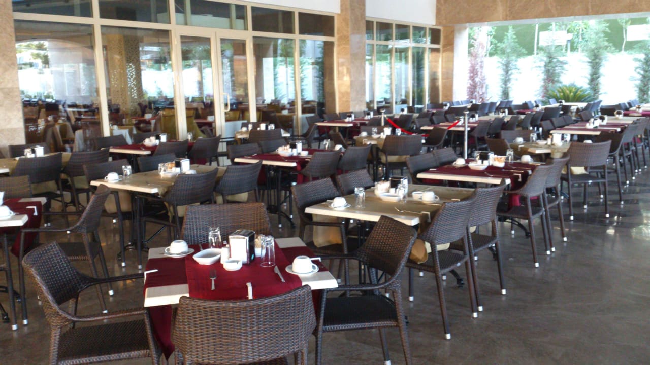 Außenbereich des Hauptrestaurants Sentido Trendy Verbena Beach