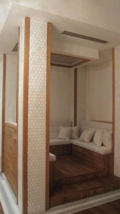 Sitzecke im Spa-Bereich Ramada Plaza by Wyndham Antalya