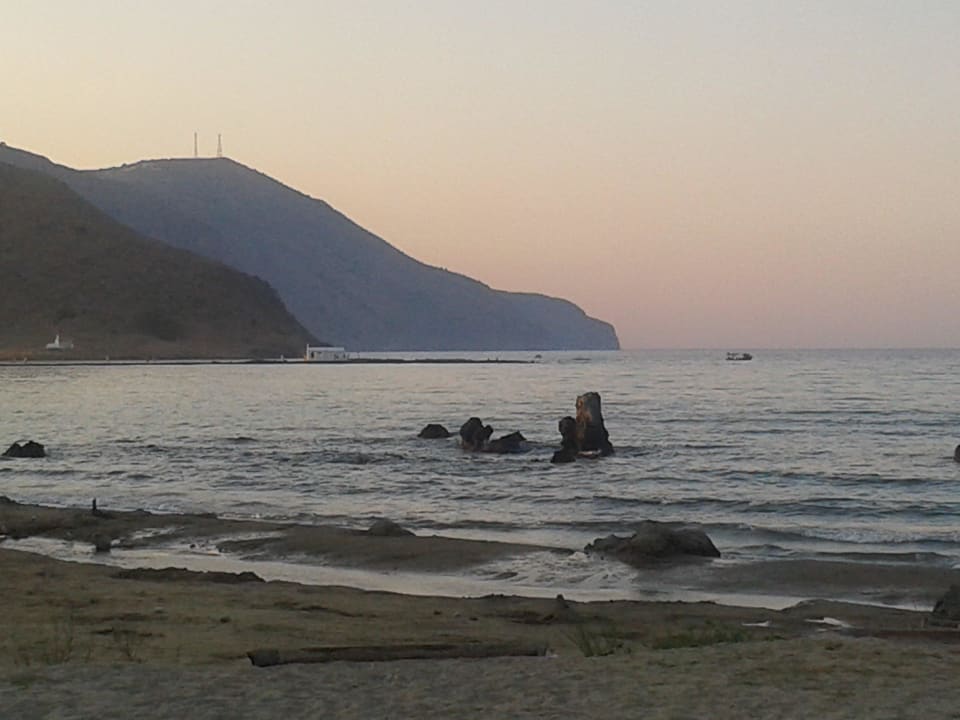  Strand abends Corissia Beach Hotel