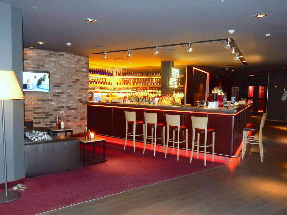 Hotelbar und Rezeption pentahotel Braunschweig