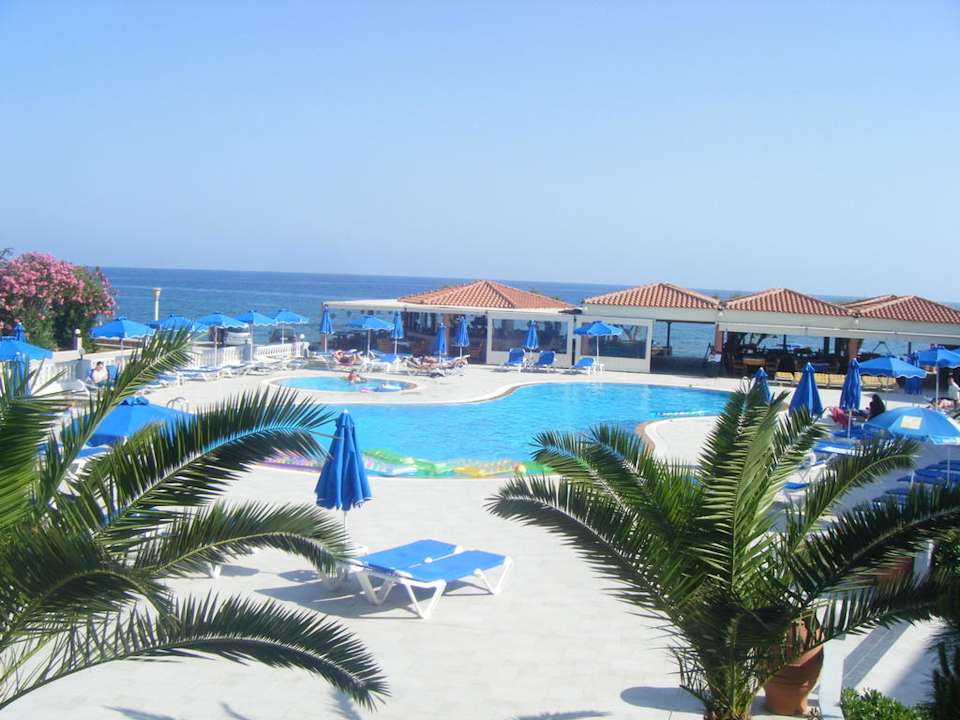 View of pool and sea El Vita