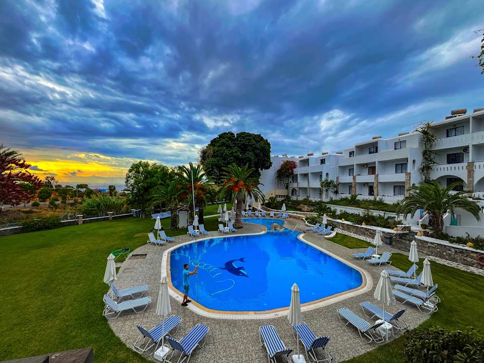 Gartenanlage Ekaterini Hotel