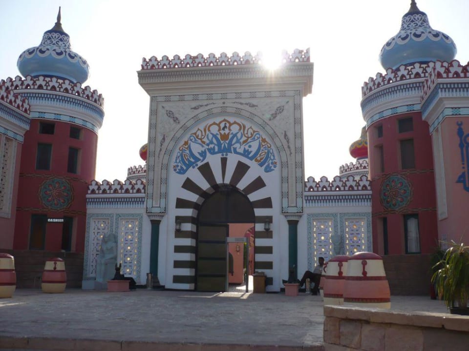 Hoteleingang Pickalbatros Alf Leila Wa Leila Resort - Neverland Hurghada