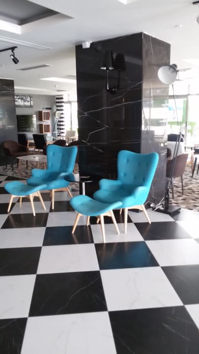 Kleiner Teil der Hotelhalle Sunprime C-Lounge