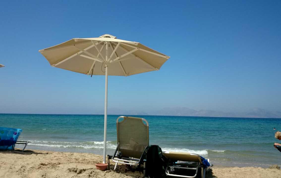 Auf der Liege am Strand Hotel Horizon Beach Resort