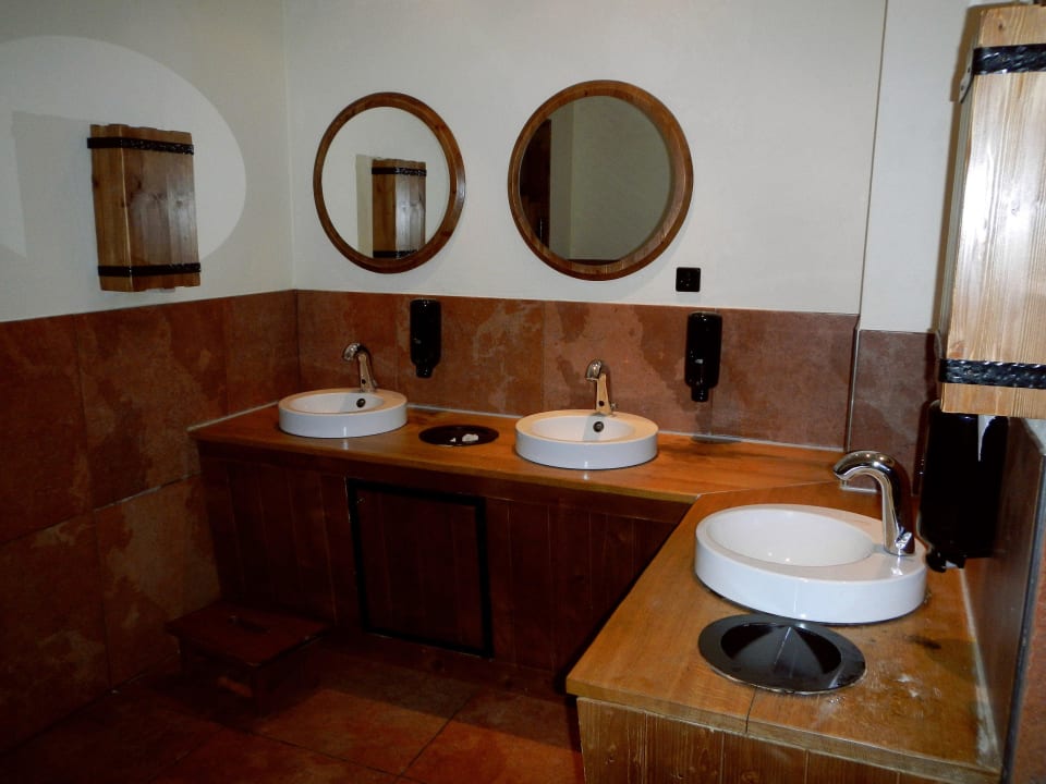 Öffentliches WC Heide Park Abenteuerhotel