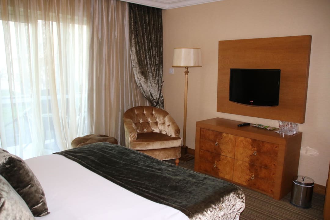 In beiden Zimmer ein tv Oscar Resort Hotel