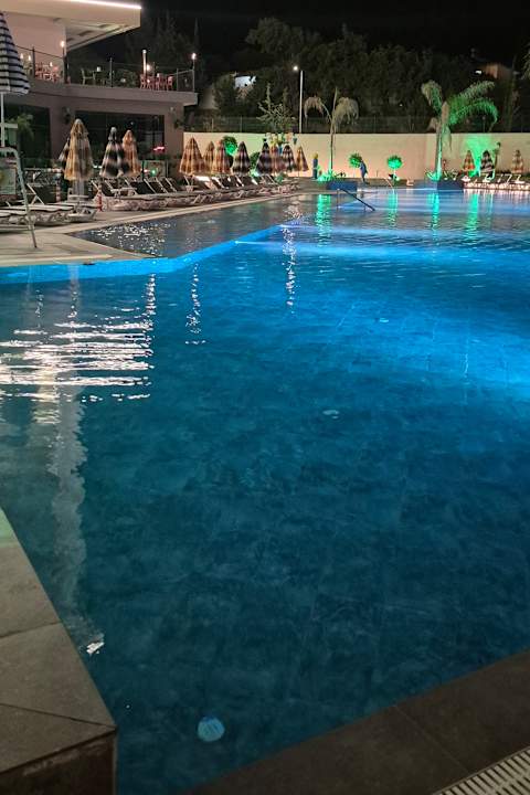 Pool PALEMON Resort& Spa